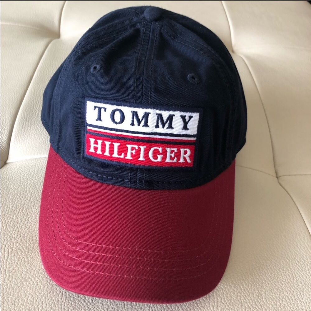 New Hilfiger baseball hat 🧢 - Picture 1 of 4